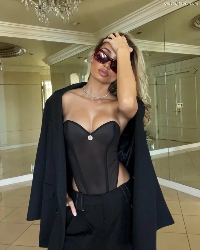 Pia Mia Perez photo 13 of 189