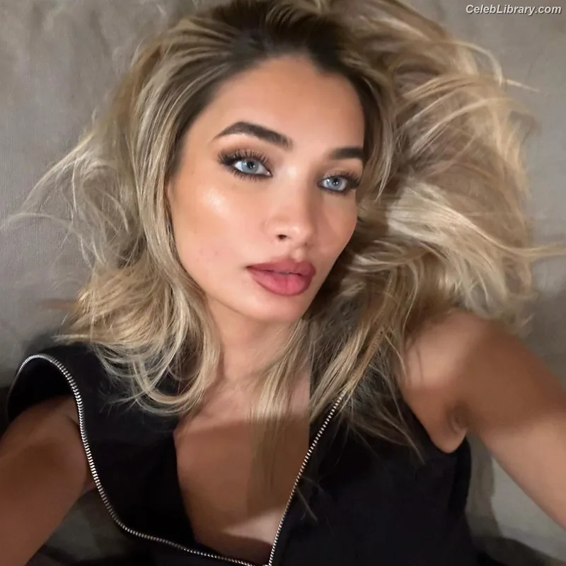 Pia Mia Perez photo 17 of 189