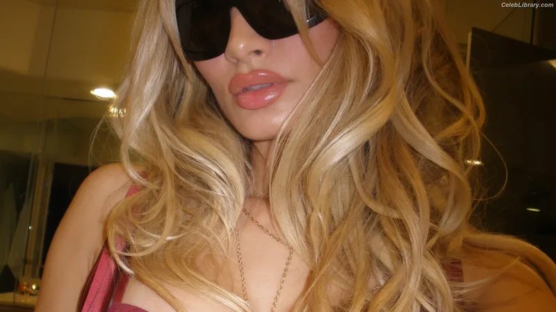 Pia Mia Perez photo 9 of 189