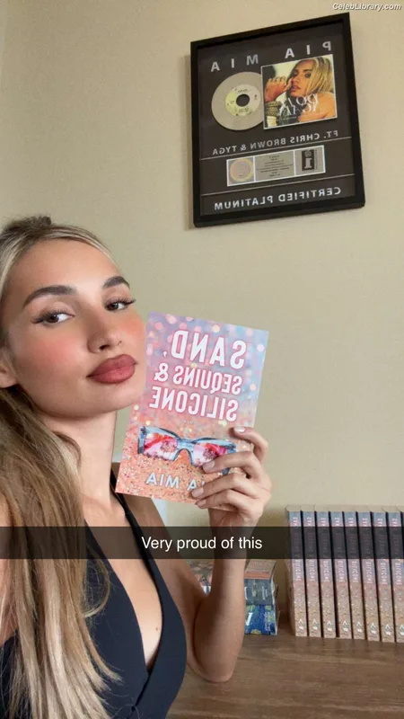 Pia Mia Perez photo 10 of 189