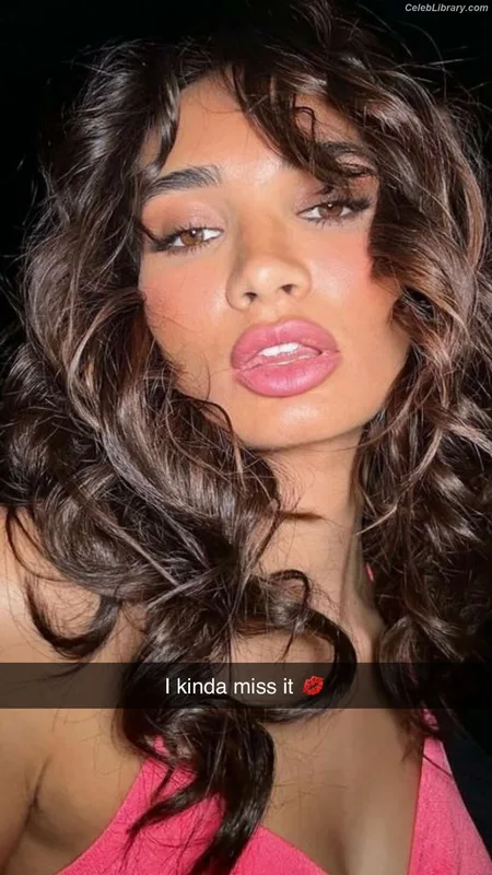 Pia Mia Perez photo 2 of 189