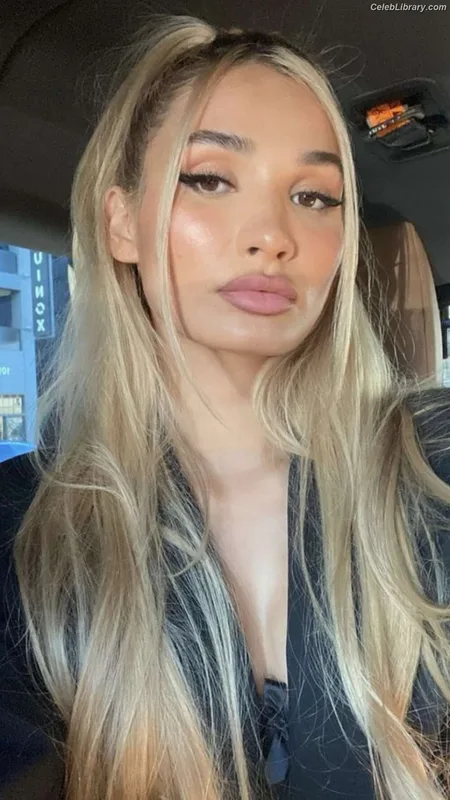 Pia Mia Perez photo 3 of 189