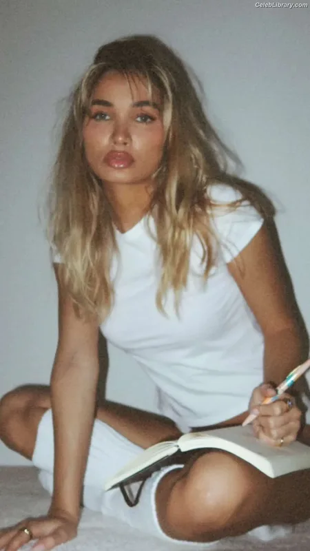 Pia Mia Perez photo 6 of 189