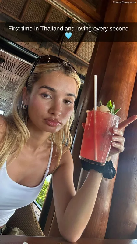 Pia Mia Perez photo 13 of 189