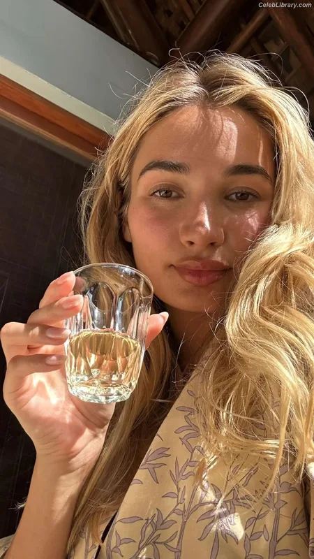 Pia Mia Perez photo 16 of 189