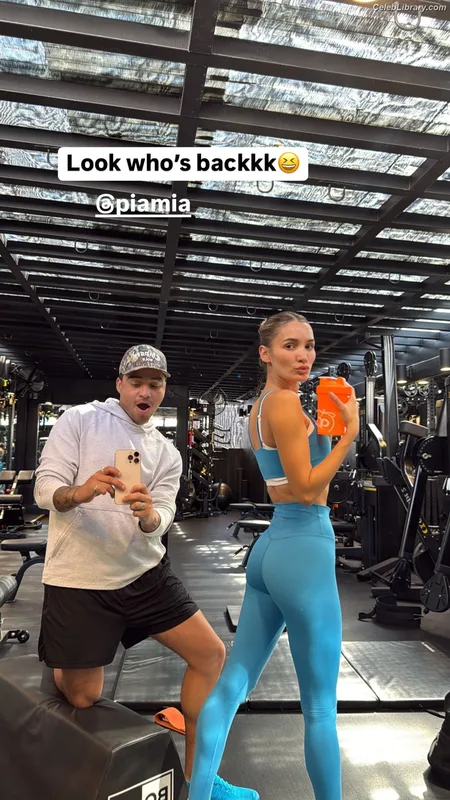 Pia Mia Perez photo 9 of 189