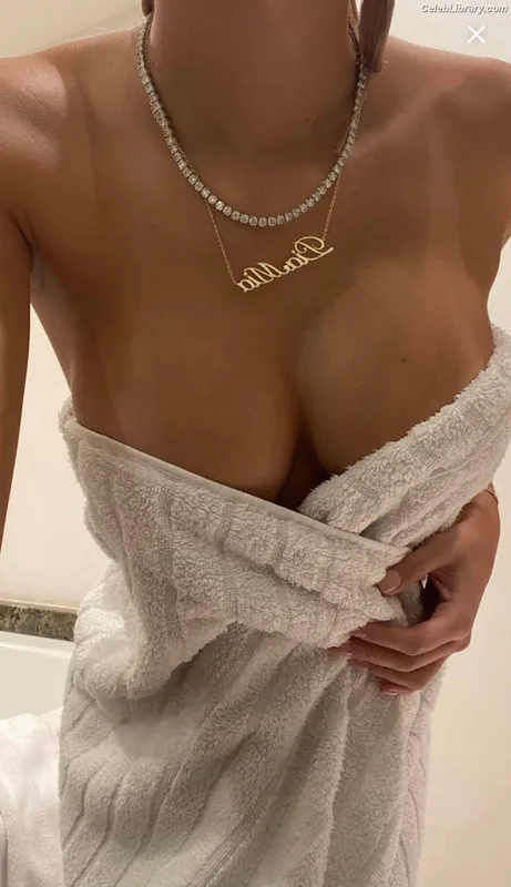 Pia Mia Perez photo 18 of 189