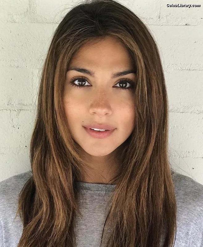 Pia Miller photo 22 of 22