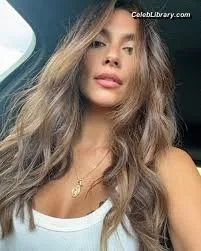 Pia Miller photo 18 of 22