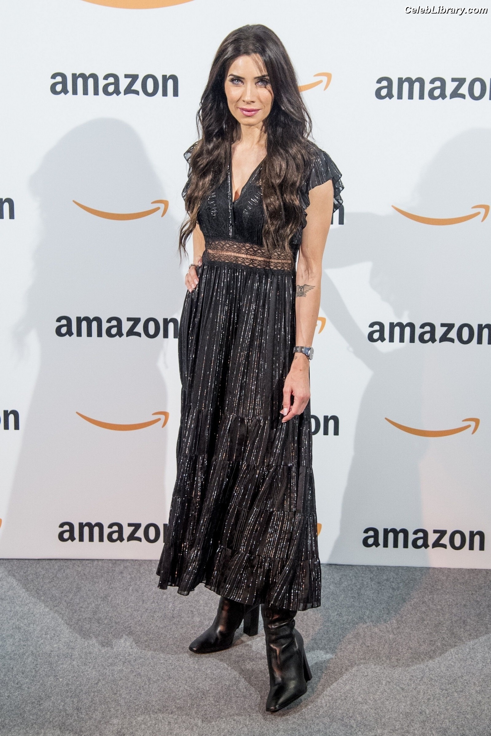 Pilar Rubio photo 10 of 79