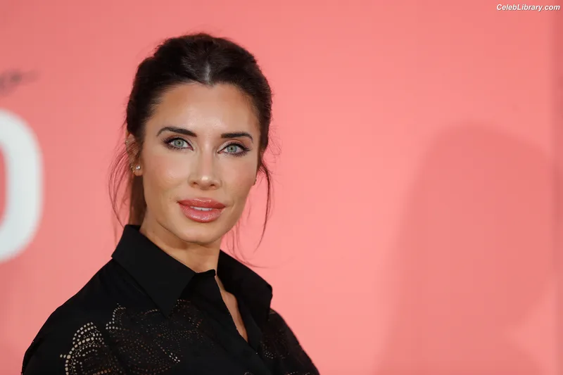 Pilar Rubio photo 1 of 79