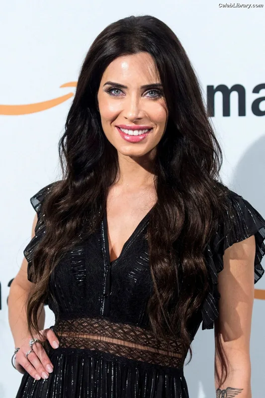Pilar Rubio photo 11 of 79