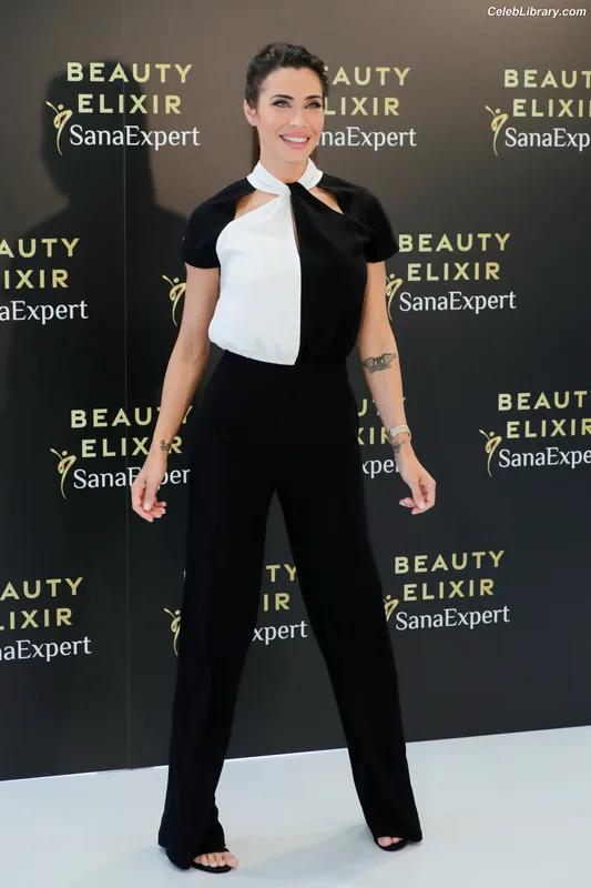 Pilar Rubio photo 16 of 79