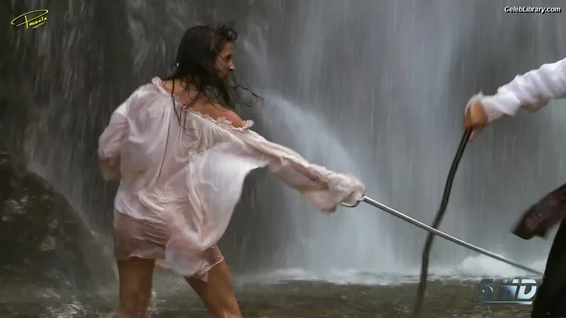 Pilar Rubio photo 16 of 79