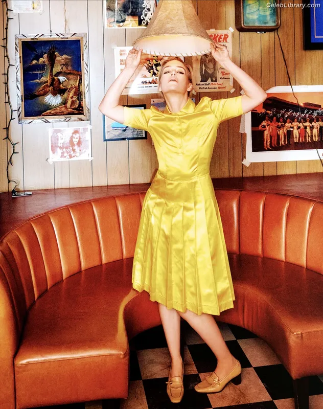 Piper Perabo photo 23 of 35