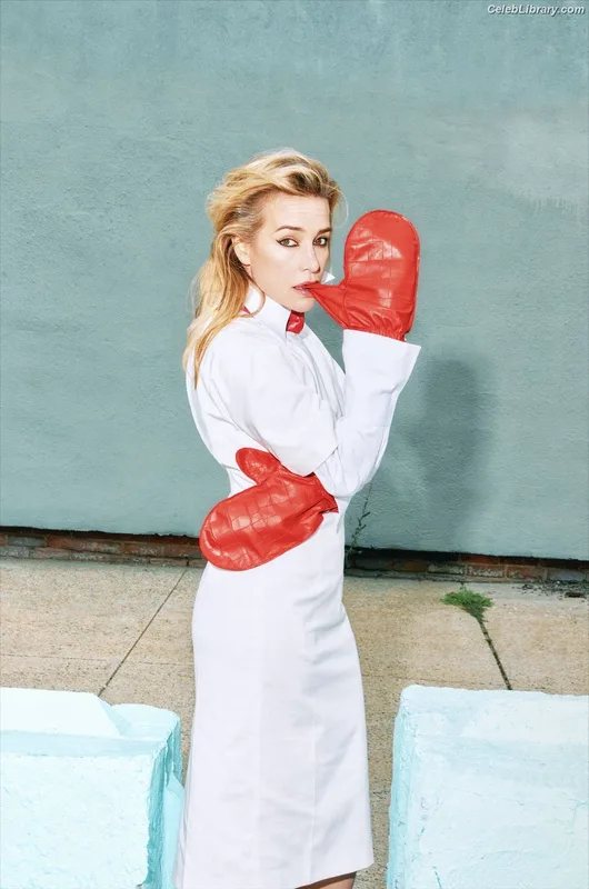 Piper Perabo photo 2 of 35