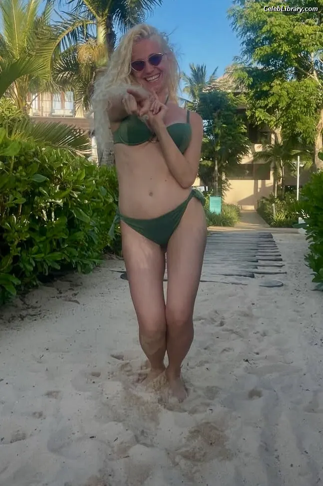 Pixie Lott photo 5 of 172