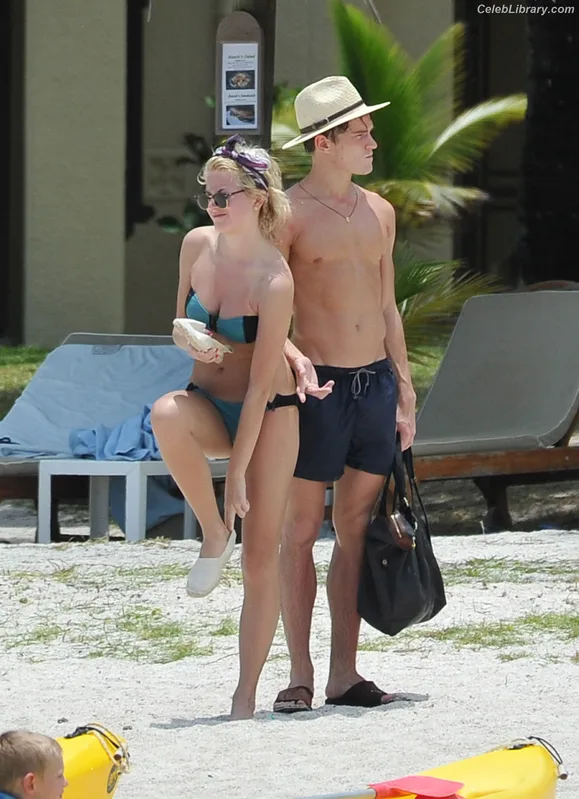 Pixie Lott photo 10 of 173