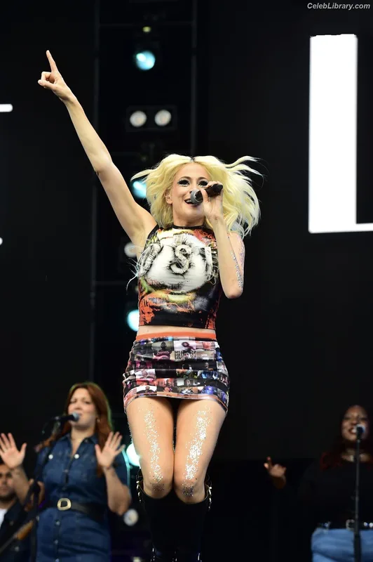 Pixie Lott photo 22 of 173