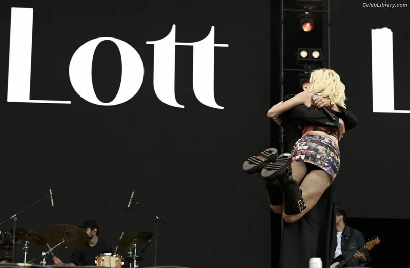 Pixie Lott photo 3 of 173
