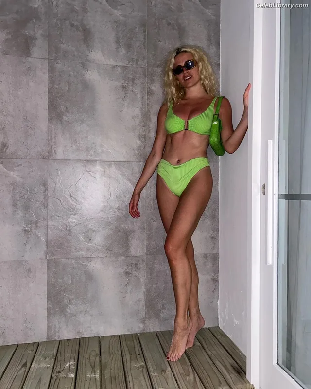 Pixie Lott photo 13 of 173