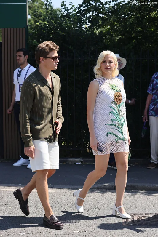 Pixie Lott photo 22 of 173