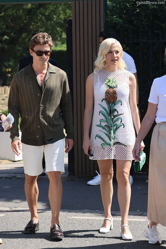 Pixie Lott photo 24 of 173