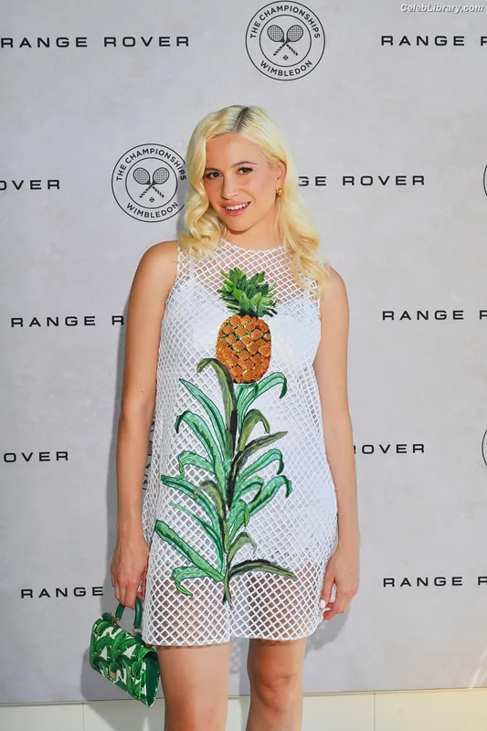 Pixie Lott photo 15 of 173