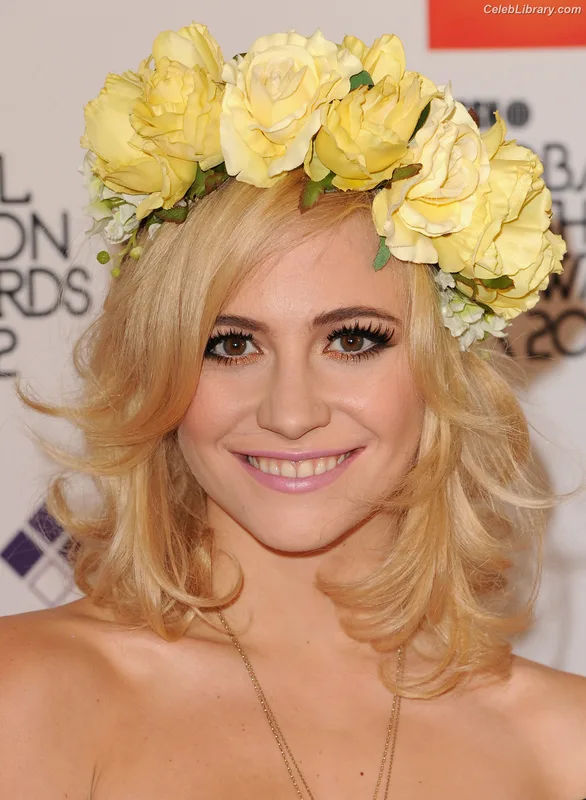 Pixie Lott photo 19 of 173