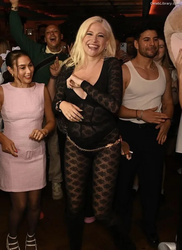 Pixie Lott photo 12 of 173