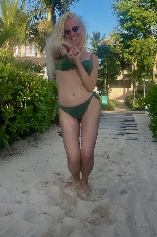 Pixie Lott photo 5 of 173