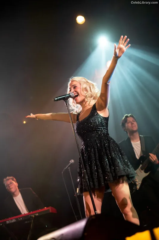 Pixie Lott photo 3 of 173