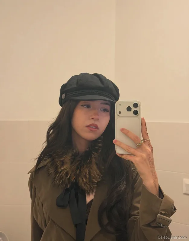 Pokimane photo 8 of 3752