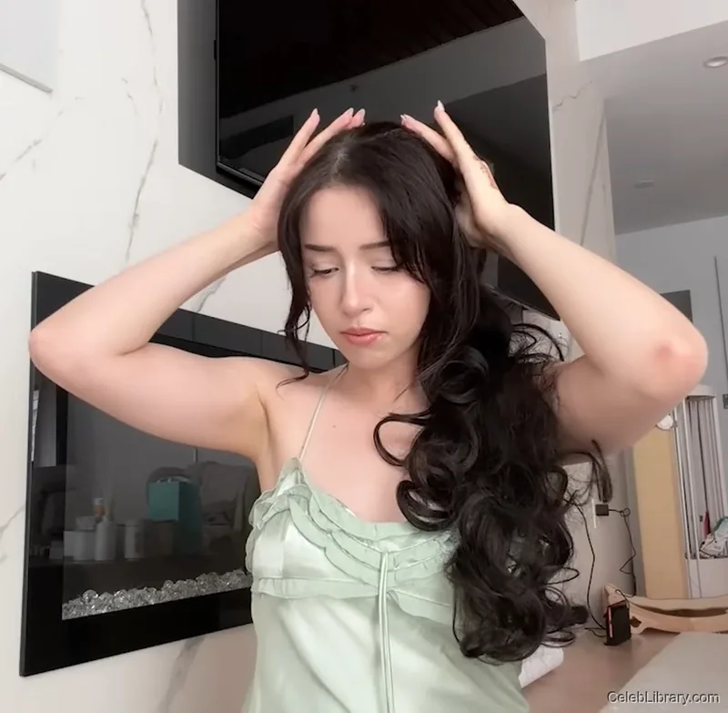 Pokimane photo 12 of 3752