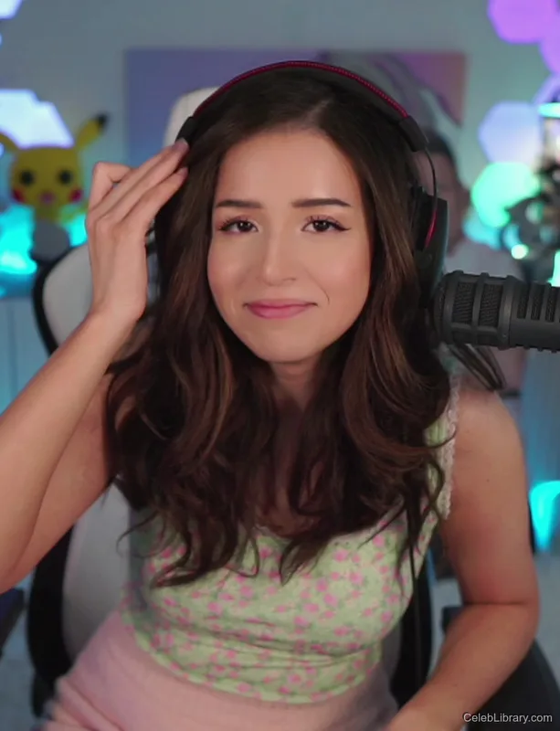 Pokimane photo 15 of 3752
