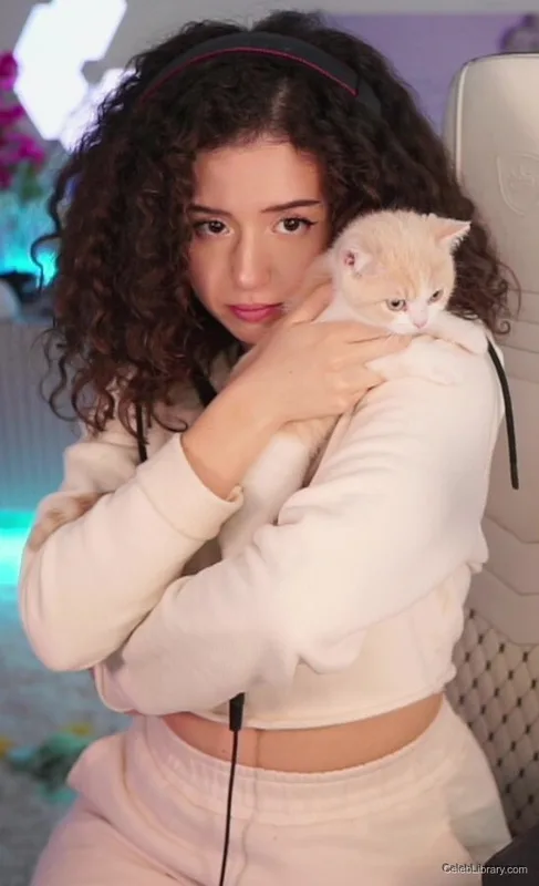 Pokimane photo 16 of 3752