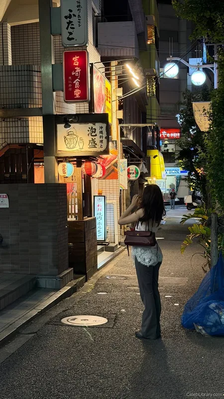 Pokimane photo 9 of 3752