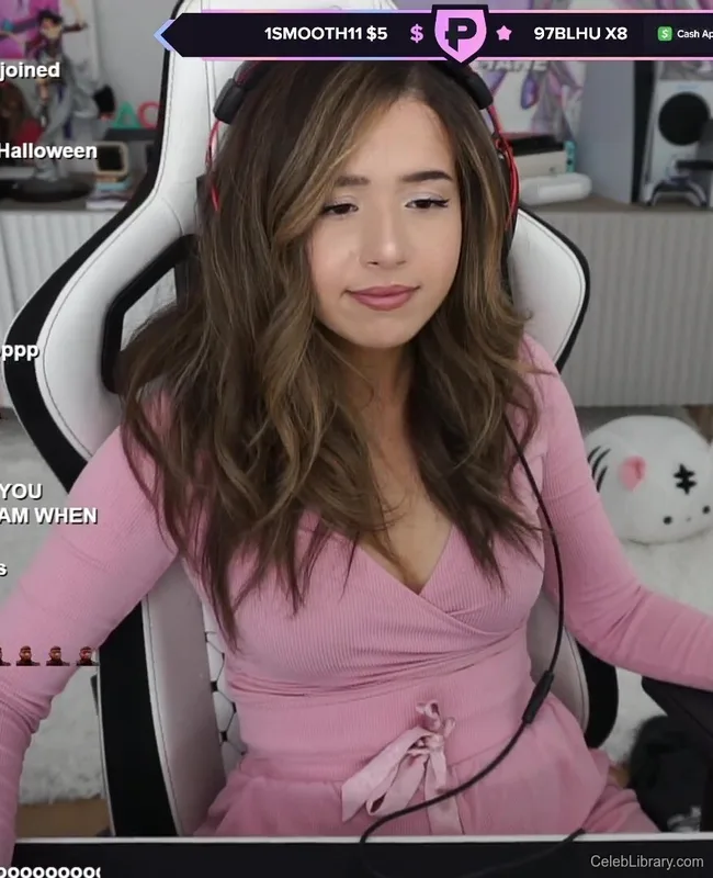 Pokimane photo 12 of 3752