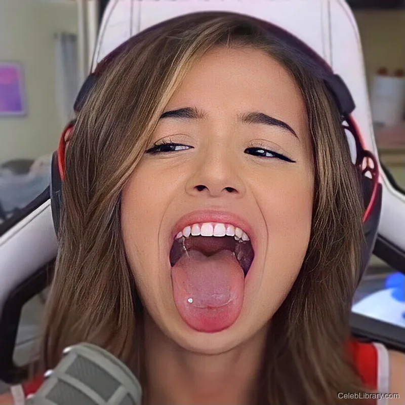Pokimane photo 19 of 3752