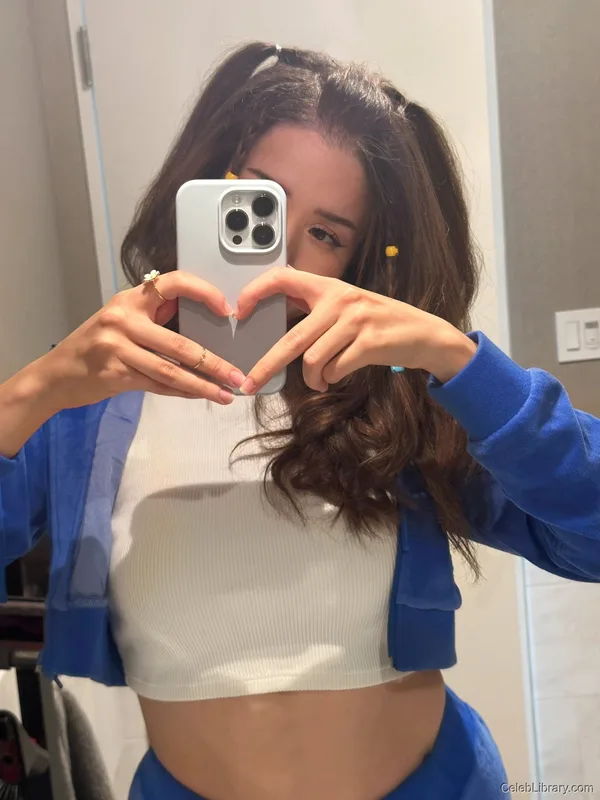 Pokimane photo 20 of 3752
