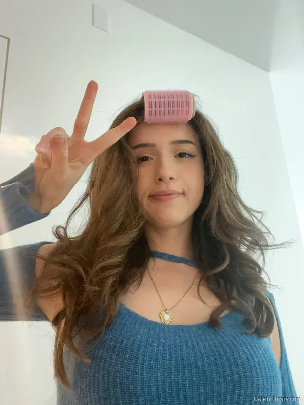 Pokimane photo 22 of 3752