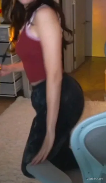 Pokimane photo 2 of 3752