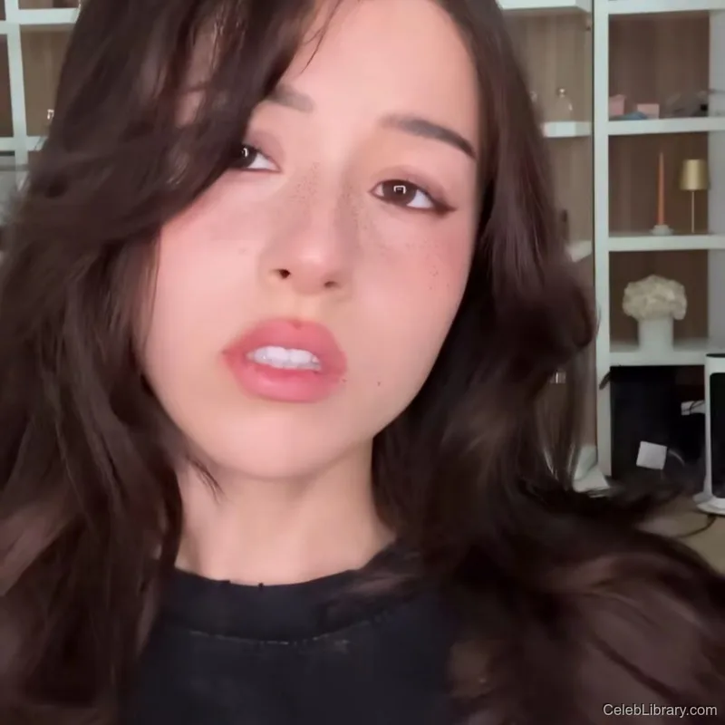 Pokimane photo 9 of 3752