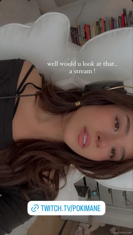 Pokimane photo 16 of 3752
