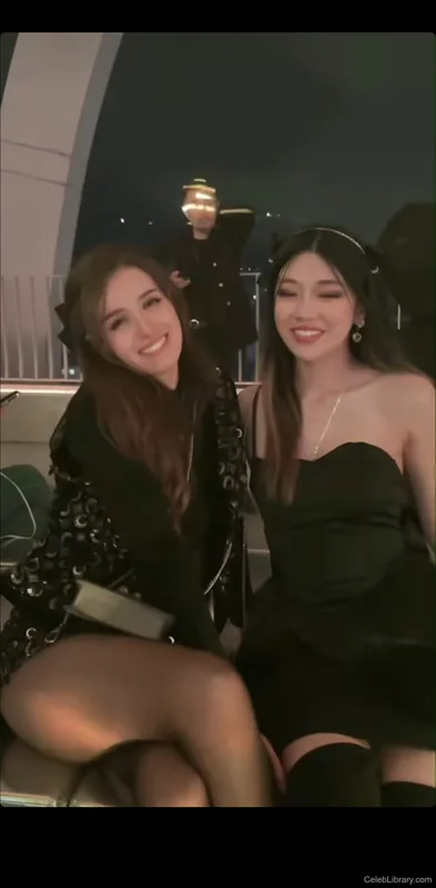 Pokimane photo 1 of 3752