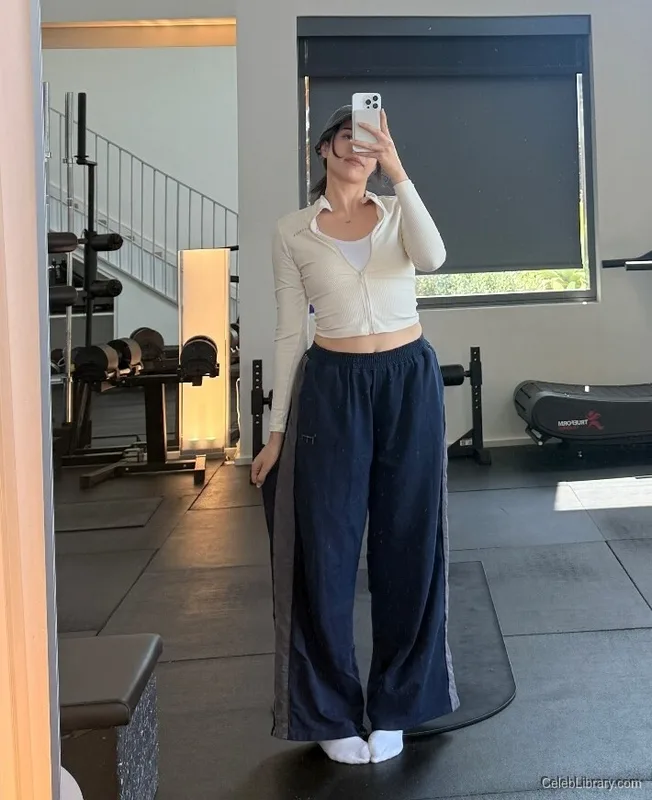 Pokimane photo 13 of 3752