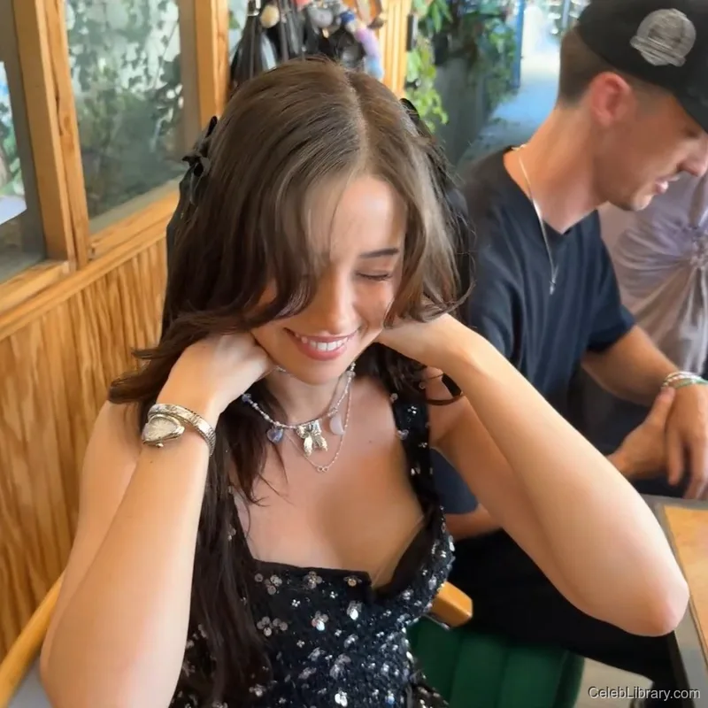 Pokimane photo 19 of 3752