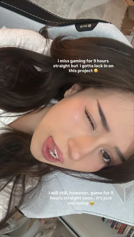 Pokimane photo 23 of 3752