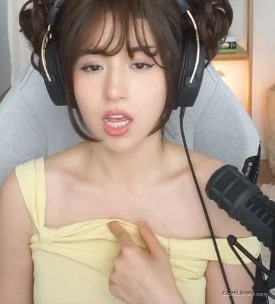 Pokimane photo 3 of 3752