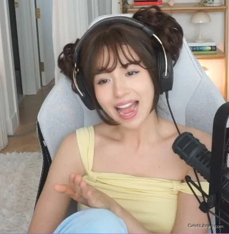 Pokimane photo 8 of 3752